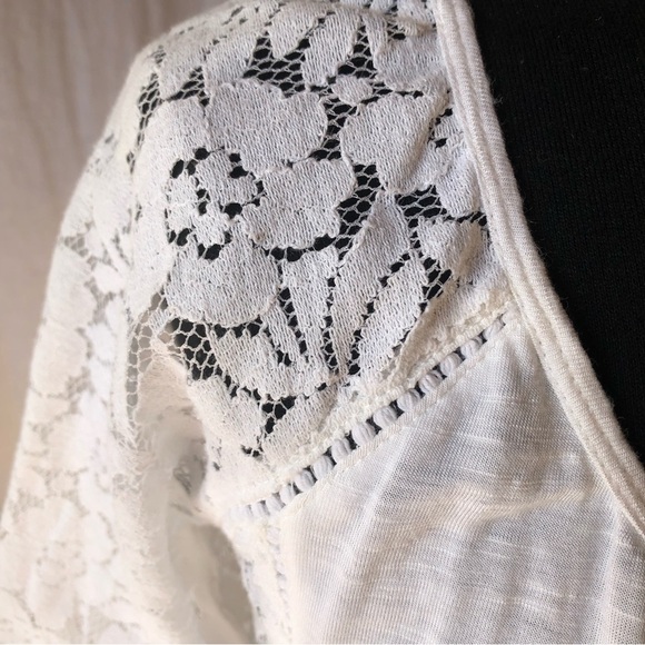 Forever 21 cream tee with lace details and tassels size S - Picture 8 of 9